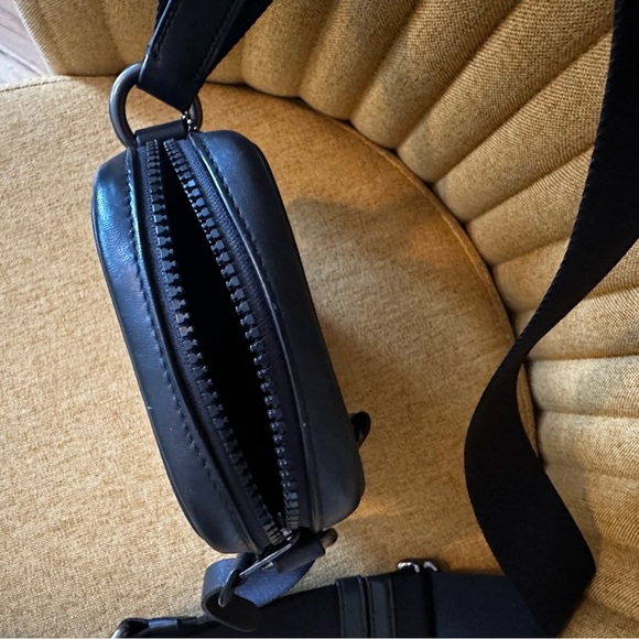 COACH Men’s Terrain Crossbody - Picture 4 of 4